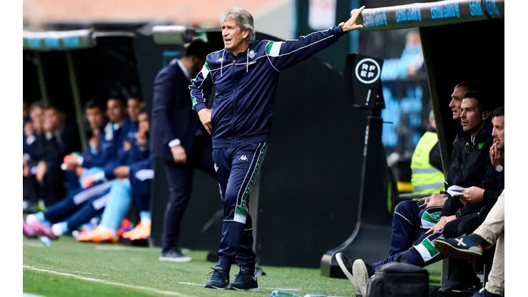 El técnico chileno fue destacado por seguir al mando del Betis a pesar de tener varios interesados en él.