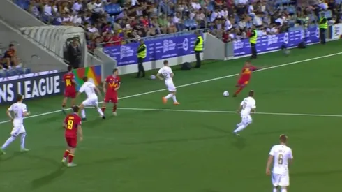 Txus Rubio metió un golazo que desde ya varios postulan para el Premio Puskás.