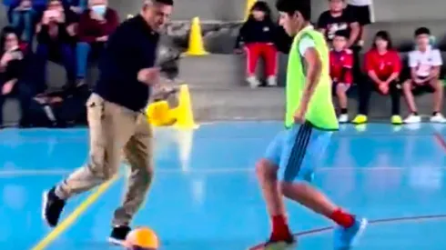 Alexis Sánchez disfruta de Tocopilla visitando colegios