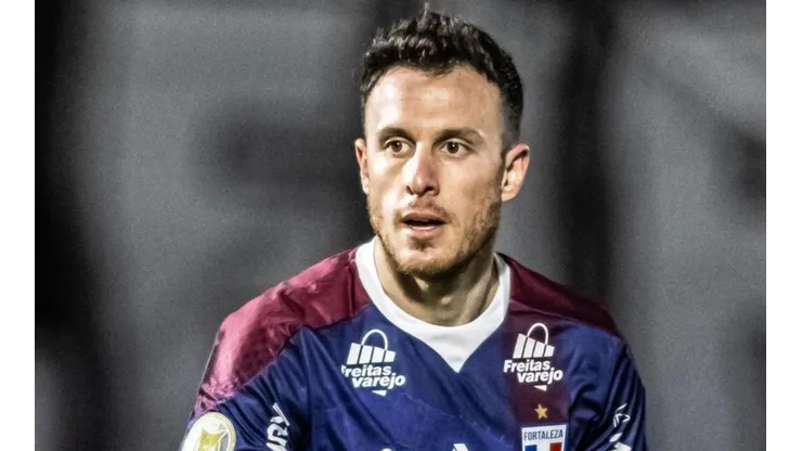 Ángelo Henríquez se va de Fortaleza a probar suerte a la segunda división de Polonia.