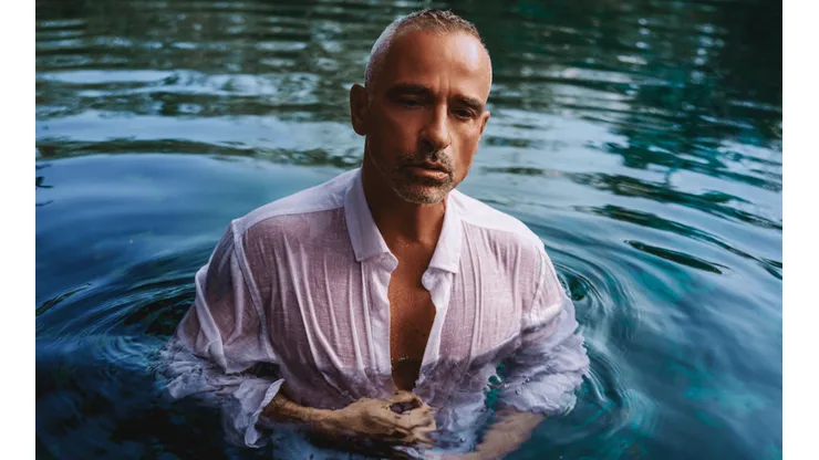 Eros Ramazzotti se prepara para lanzar un disco y luego lanzarse al mundo con su nuevo gira.