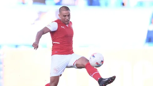 Benegas no saldrá de Argentina por lo que Colo Colo debe buscar otro delantero