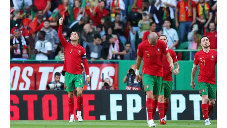 Cristiano Ronaldo anotó un doblete ante Suiza