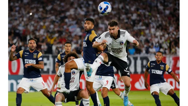 Multa para Colo Colo por el comportamiento del público albo contra Alianza en Lima.