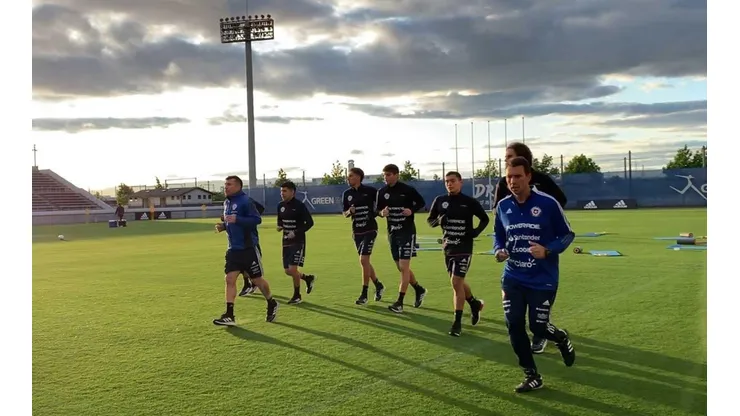 Selección chilena ya entrena en Kobe