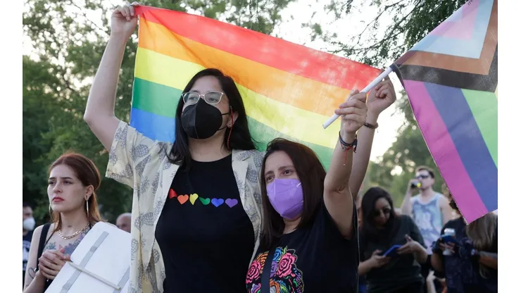 ¿Por qué se festeja el orgullo LGBT+ durante el mes de junio?