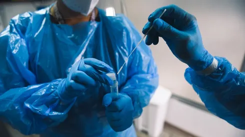 Realizan test PCR COVID-19 en la capital regional