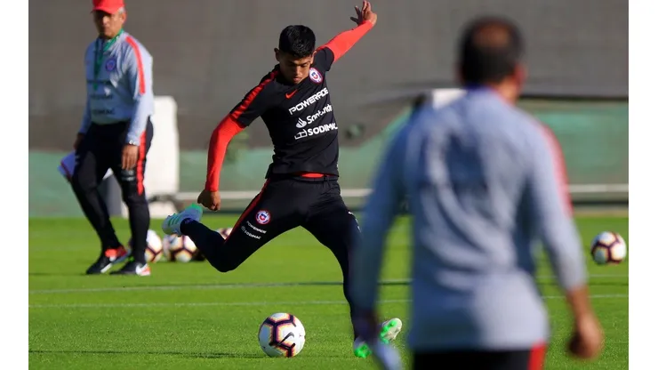 Esteban Pavez quedó al margen del debut de Eduardo Berizzo al mando de la Roja ante Corea del Sur y en entredicho para el resto de la gira asiática de la selección chilena