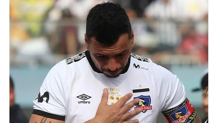 Esteban Paredes asume de a poco su retiro del fútbol. Jugará en su despedida con la camiseta de Colo Colo una última vez.