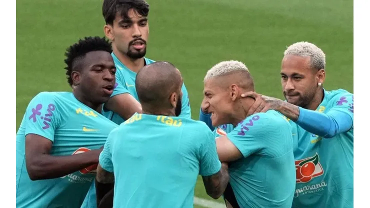 Los jugadores del Scratch llamaron la atención del mundo entero con una "pelea" en su último entrenamiento.