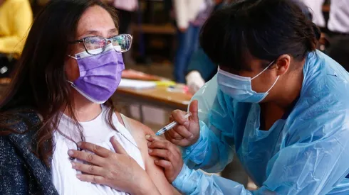 Vacunacion contra el Covid-19 en el Liceo 1 de Niñas