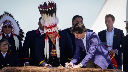 Canadá pagará $1.300 millones de dólares canadienses a pueblo originario