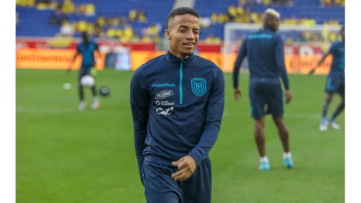 Byron Castillo disputó el segundo tiempo frente a Uruguay.
