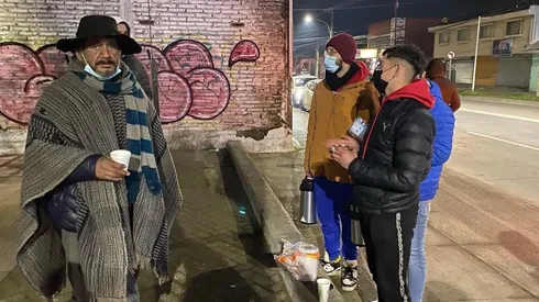 Jugadores de Deportes Linares acompañaron a quienes viven la complicada situación.