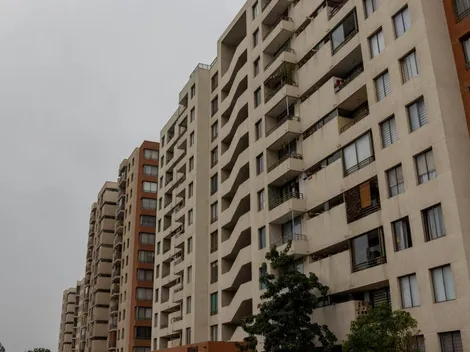 ¿En qué comunas de Santiago se arriendan departamentos con mayor rapidez?