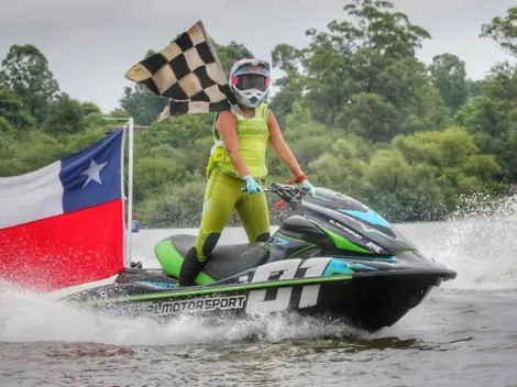 Nena Coronado, la única en motos de agua