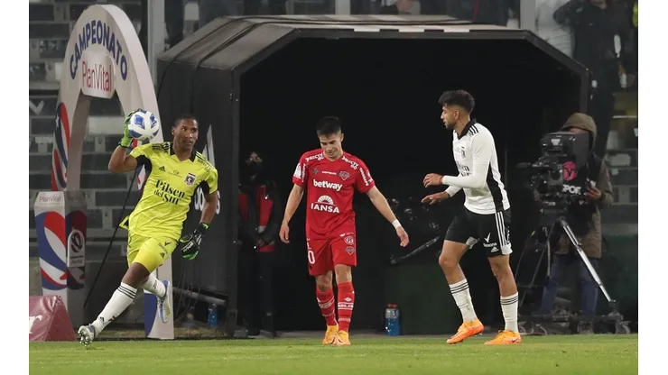 Omar Carabalí fue titular en el encuentro de Colo Colo ante Ñublense.