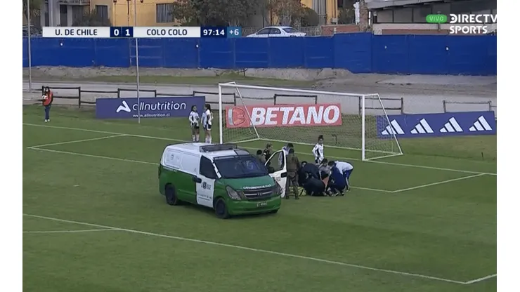 Angustiantes minutos por la lesión de Javiera Grez en el Superclásico entre la U y Colo Colo en el CDA.