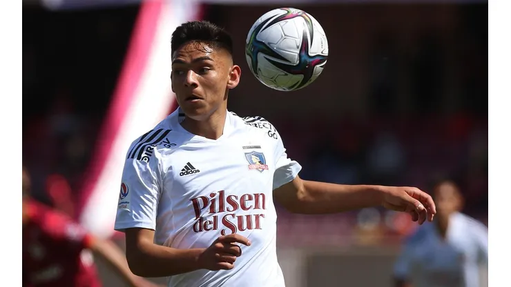 Joan Cruz marcó triplete en goleada de Colo Colo sub 21.