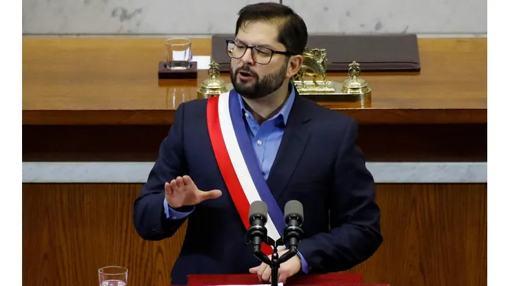 Boric anuncia aumento del 40% en cupos de ingreso a Carabineros para el 2023