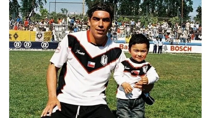 Esteban Paredes puede jugar los últimos seis meses en el Morning antes de su retiro