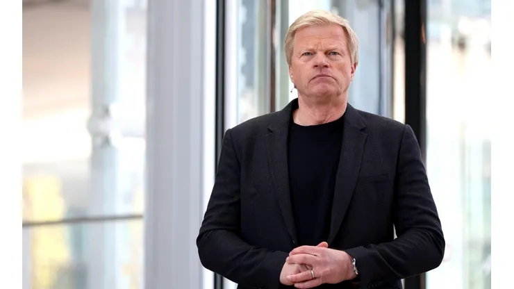 Oliver Kahn no da pie atrás con su intención de retener a Lewandowski