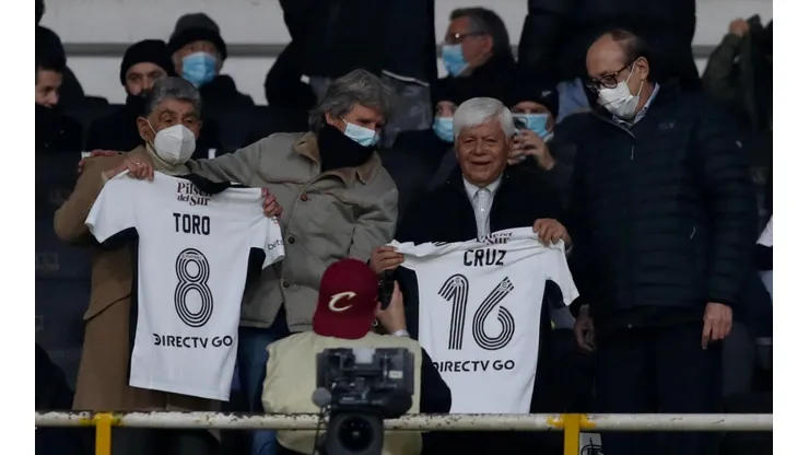 Jorge Toro y Chita Cruz en el Monumental recibieron el homenaje de Colo Colo