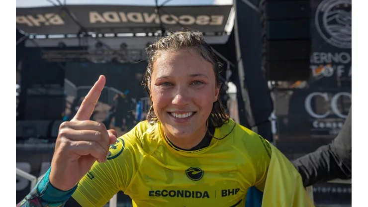 Alexandra Rinder celebrando su triunfo