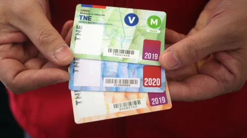 ¿Cuál es el plazo y qué pasa si no revalido el pase escolar en la fecha establecida?