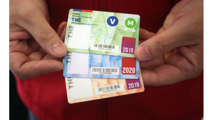¿Cuál es el plazo y qué pasa si no revalido el pase escolar en la fecha establecida?