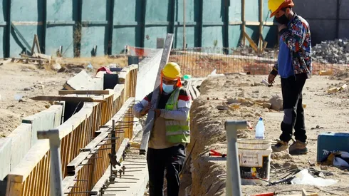 Desocupación cayó al 7,7% en Chile en el trimestre móvil febrero-abril