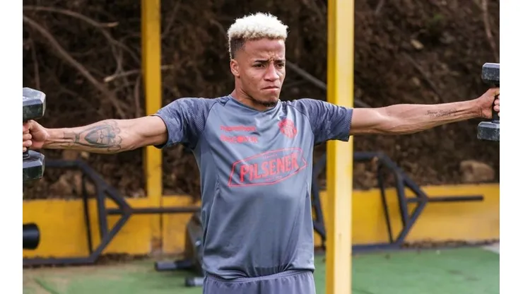 Byron Castillo regresó con todo al fútbol y fue la figura en la victoria de Barcelona, después de que se ratificara su convocatoria a la selección de Ecuador