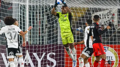 Omar Carabalí vuelve a la portería de Colo Colo