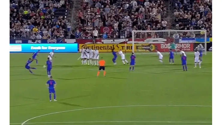 Diego Rubio anotó un golazo de tiro libre en derrota del Colorado Rapids