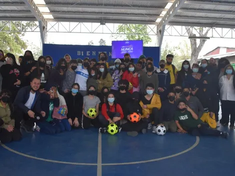 Jugadores de la UC realizan actividad de prevención del cáncer