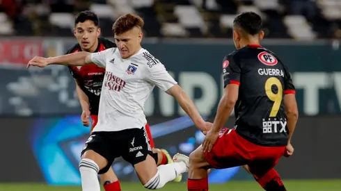 Colo Colo recibe al sorprendente Ñublense de Chillán.