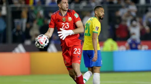 Emiliano Martínez no se guardó nada para responderle a Kylian Mbappé.