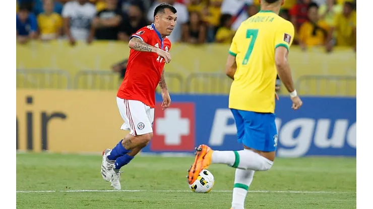 Gary Medel le desea éxito al Toto Berizzo en la selección chilena.