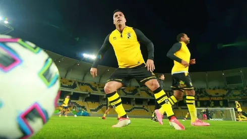 Esteban Paredes pone fin a su carrera y se retira del fútbol