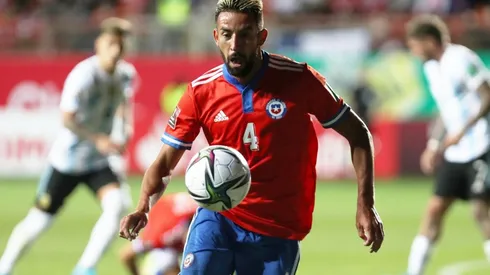 Mauricio Isla no estará con Chile en la gira por Asia