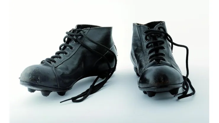 Los botines usados por Honorino Landa forman parte de la muestra Mundial de Fútbol: Chile 1962 que podrás ver desde el 30 de mayo.