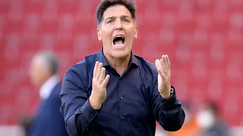 Eduardo Berizzo se acerca a la Roja.