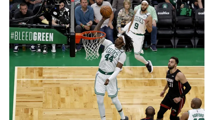 Boston se impuso con claridad en el juego 4