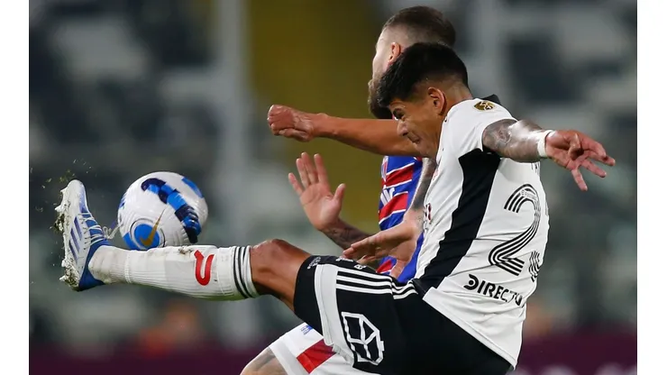 Colo Colo enfrenta a Fortaleza en el Monumental.