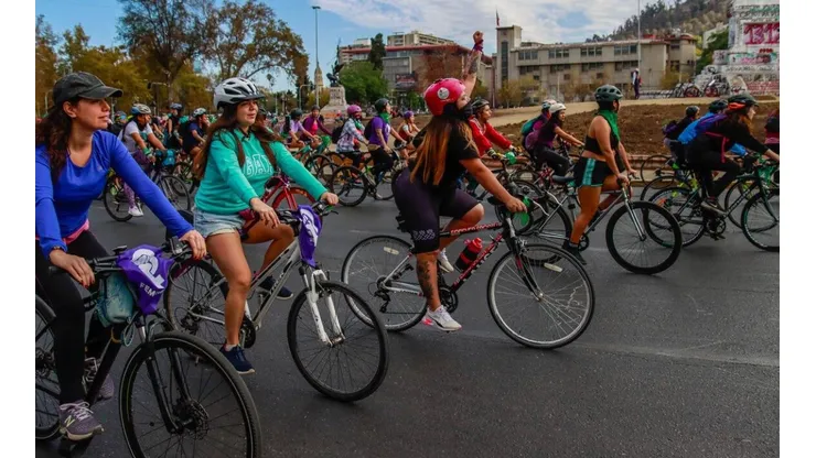 El uso de la bicicleta es peligroso en Chile, según la encuesta Ipsos.