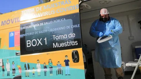 Operativo de vacunación extramural familiar contra COVID-19 en La Reina