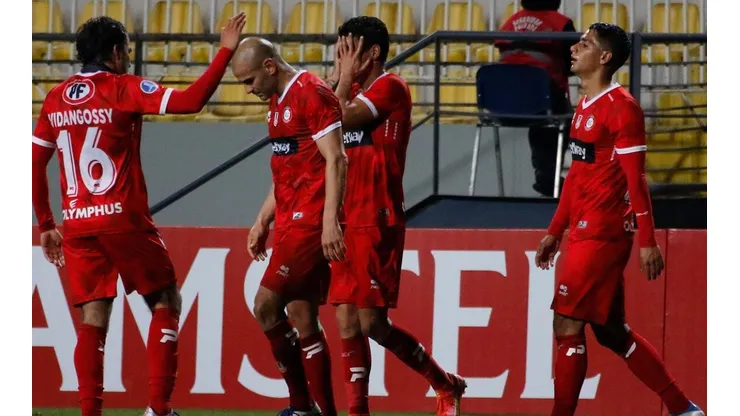 Con el empate de Santos, los caleranos necesitaban un triunfo ante la UC (Ecuador) por dos goles. Un penal al 88' mató las ilusiones cementeras