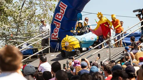 Siguen las postulaciones a la carrera de autos locos más entretenida de Chile, Red Bull Soapbox Race.
