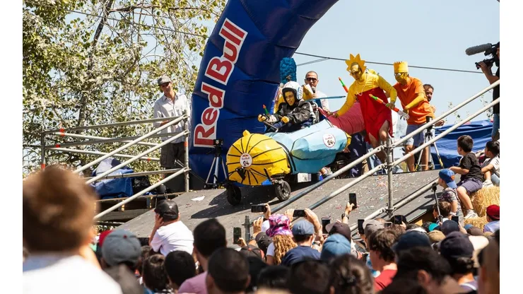 Siguen las postulaciones a la carrera de autos locos más entretenida de Chile, Red Bull Soapbox Race.