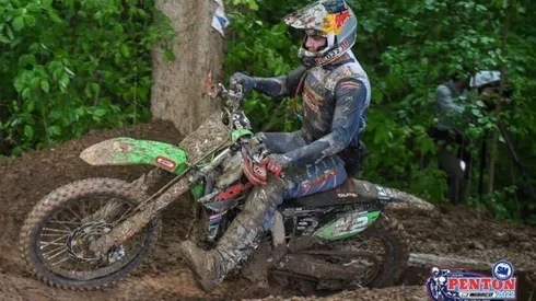 Benja Herrera la tuvo difícil en el GNCC este fin de semana, donde el barro y las lluvias hicieron de las suyas.